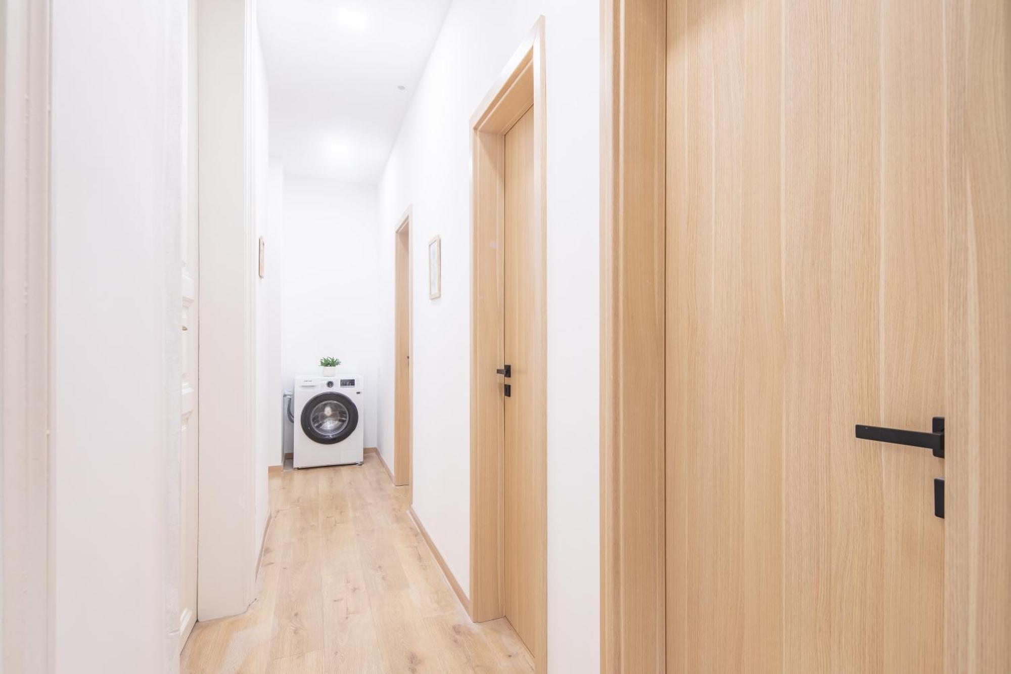 Apartment Cityscape Budget Joseph Budapest