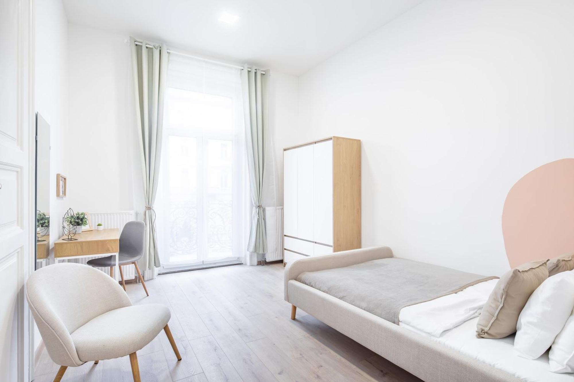 Cityscape Budget Joseph Apartment