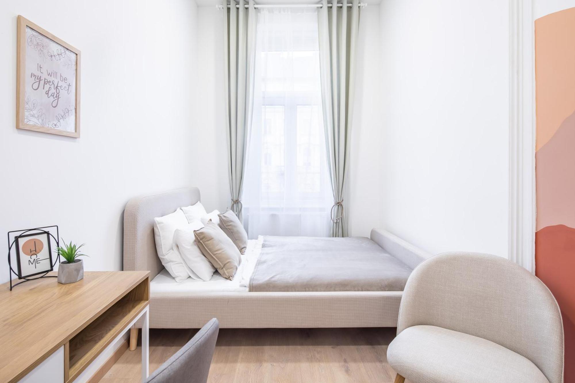 Apartment Cityscape Budget Joseph Budapest
