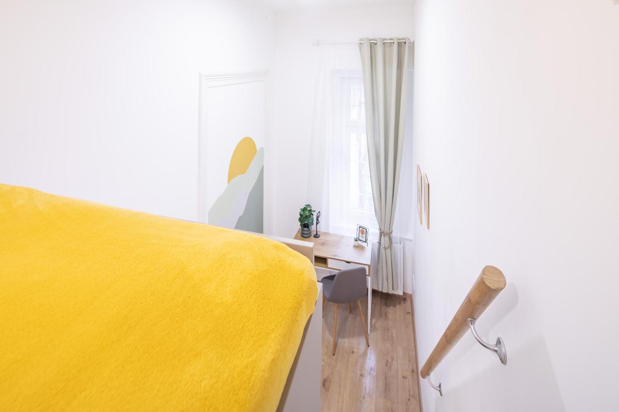 Cityscape Budget Joseph Apartment
