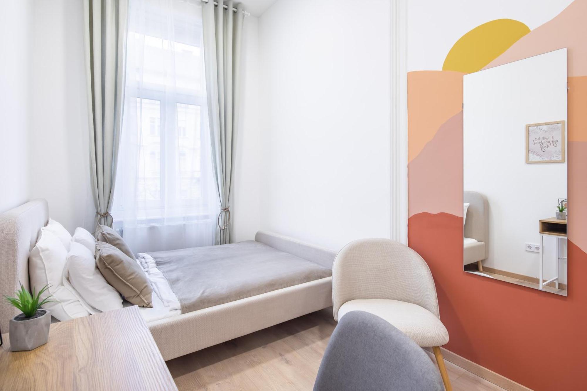 Apartment Cityscape Budget Joseph *