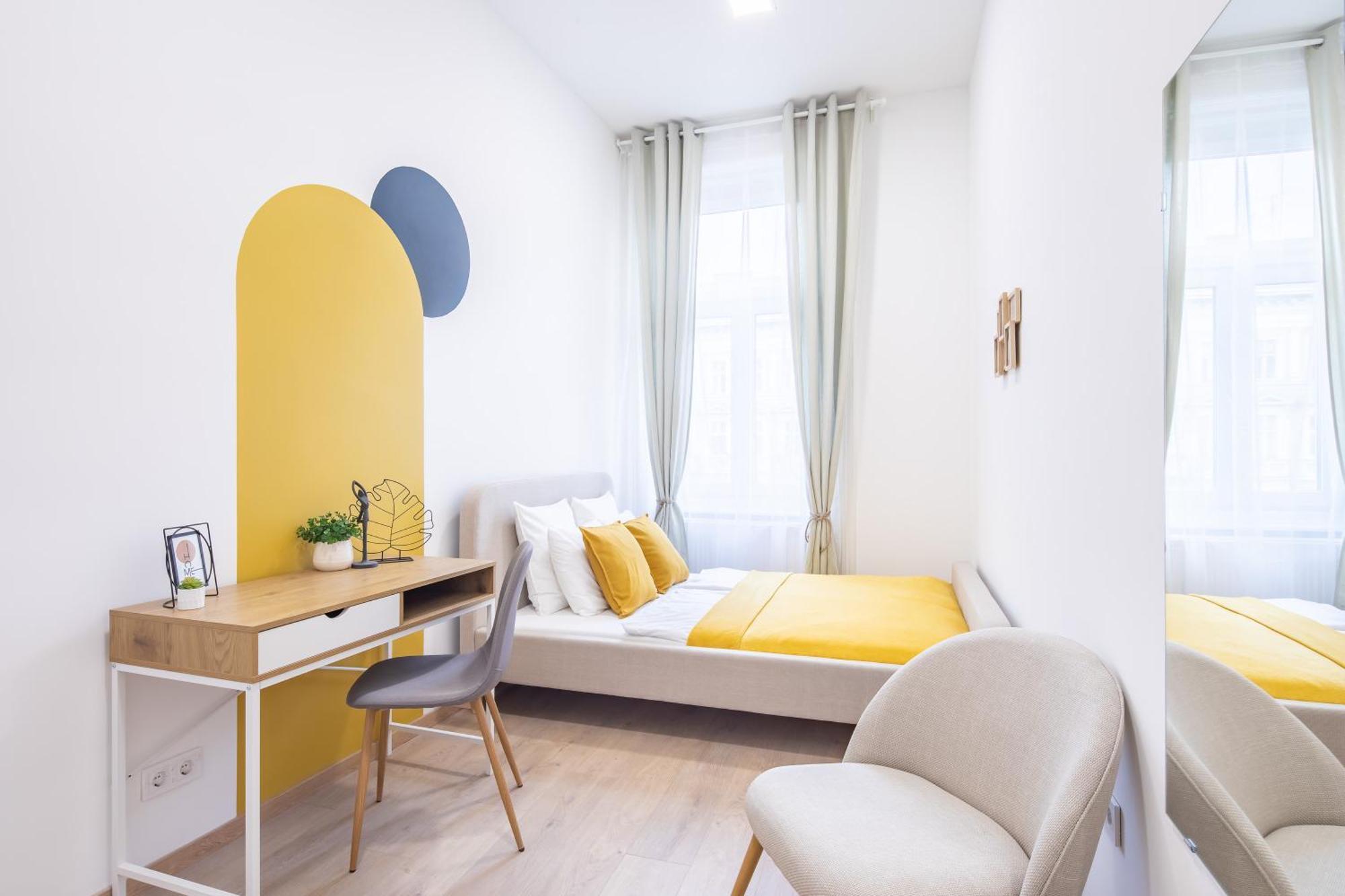 Apartment Cityscape Budget Joseph *