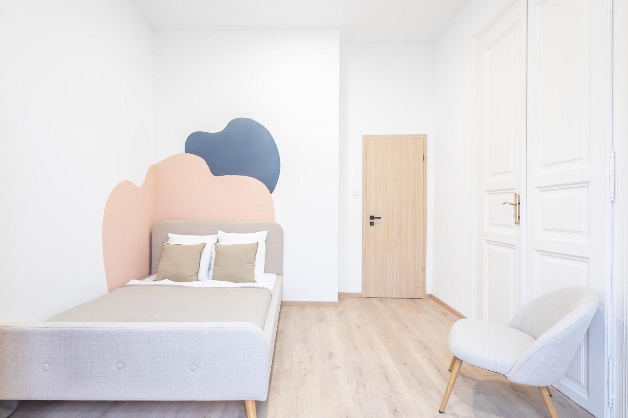 Apartment Cityscape Budget Joseph Budapest