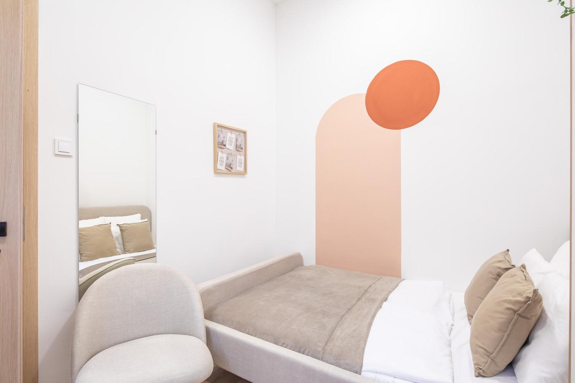 Cityscape Budget Joseph Apartment