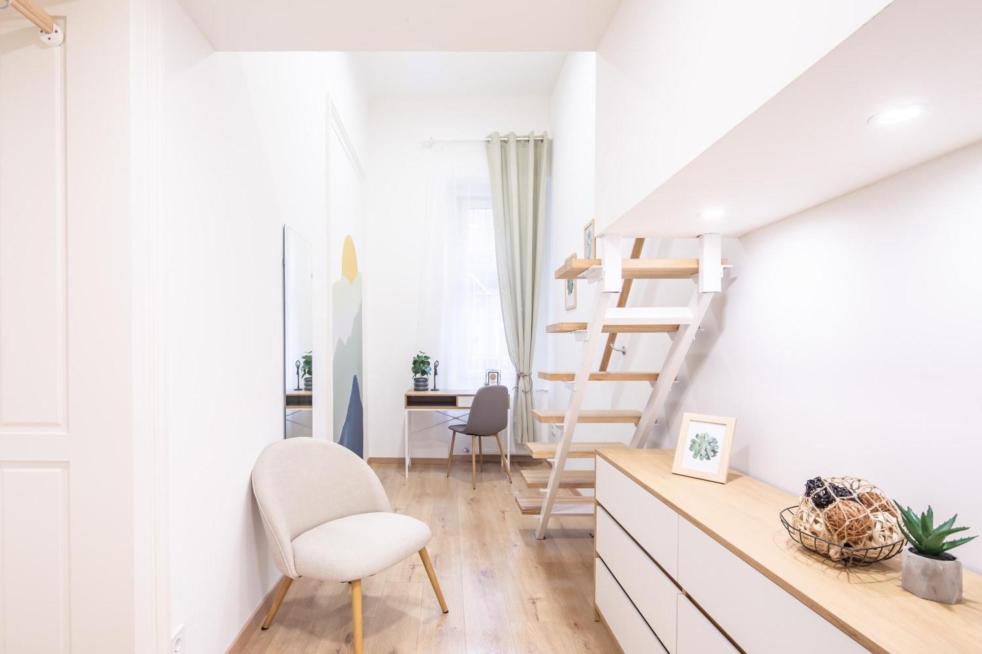 Cityscape Budget Joseph Apartment